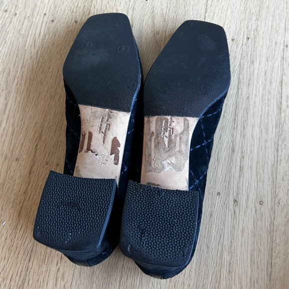 Vintage Ferragamo Black/Navy Heels - Picture 7 of 9